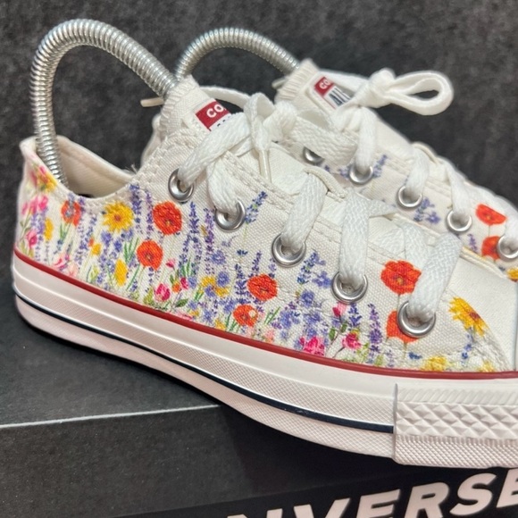 Converse All Star Canvas "Flower Field" Low Top Shoe Women's Size 6 - Picture 9 of 13
